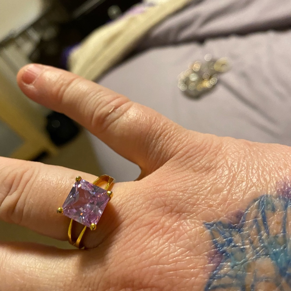 Women’s Tanzanite Ring